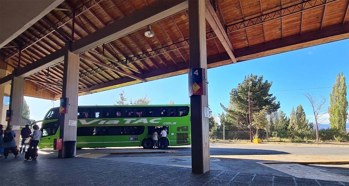 Terminal de ônibus de Bariloche — ponto de chegada dos viajantes de Buenos Aires