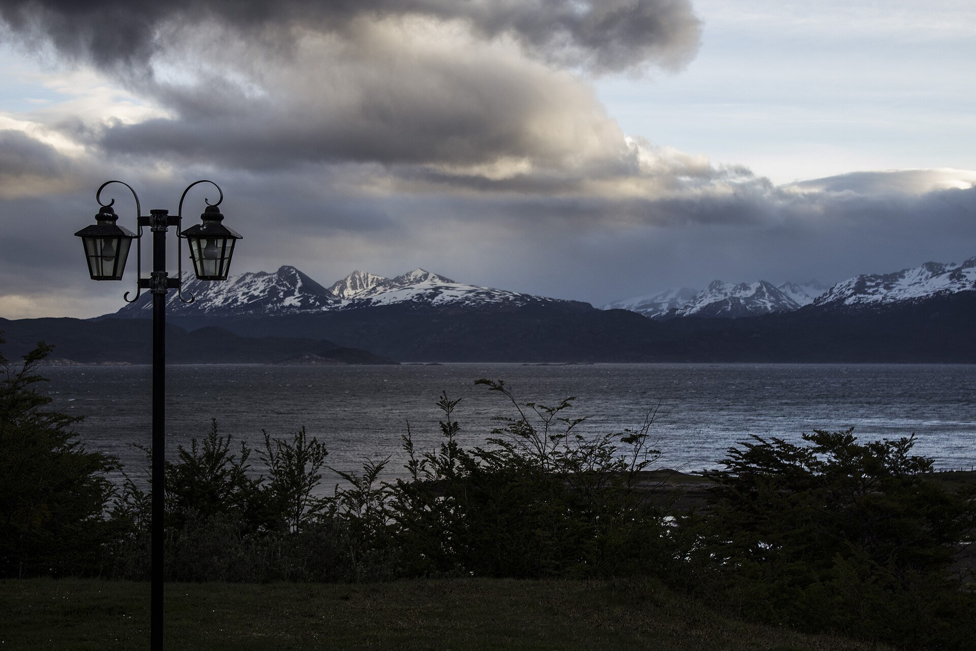 Ushuaia e o Canal de Beagle, na Terra do Fogo